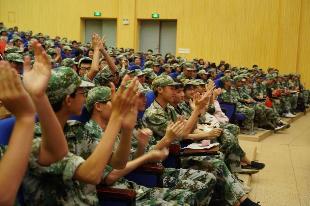 探索冷知识 - 男女情侣身高差多少好冷知识分享平台